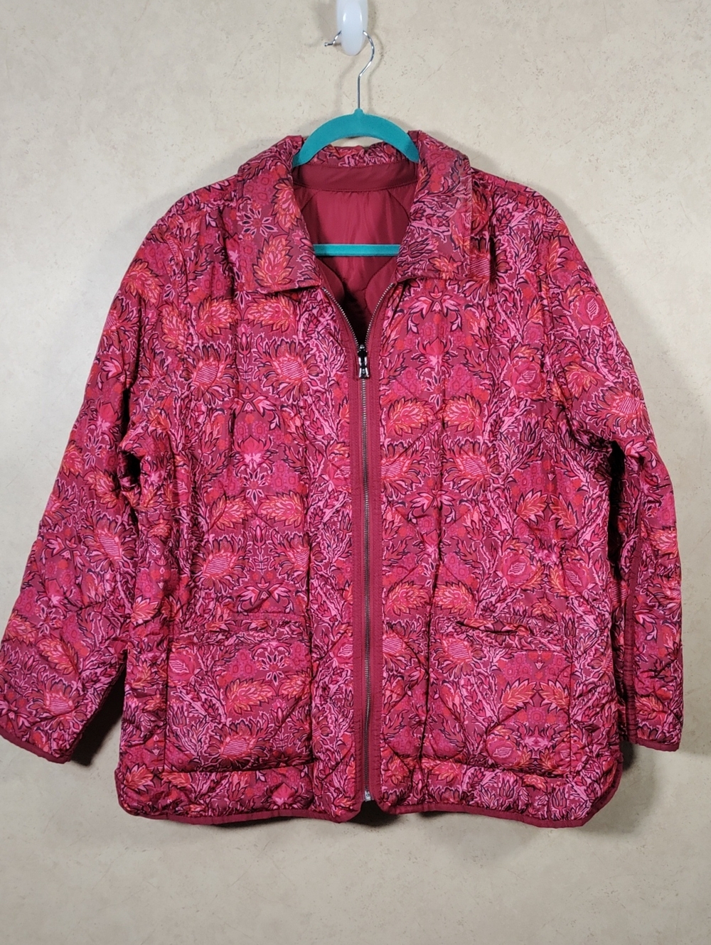 J240 Isaac Mizrahi Live !Burgundy Quilted Reversible Puffer Jacket L